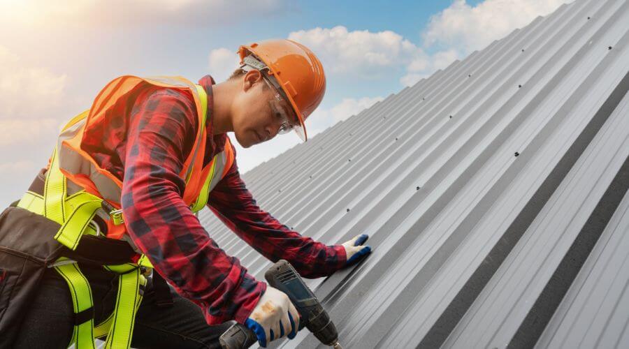 Professional gutter cleaning in East Sparta, OH